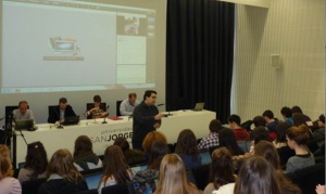Speakers and students learned about secrets of Digital Media.  Photo: usj.es